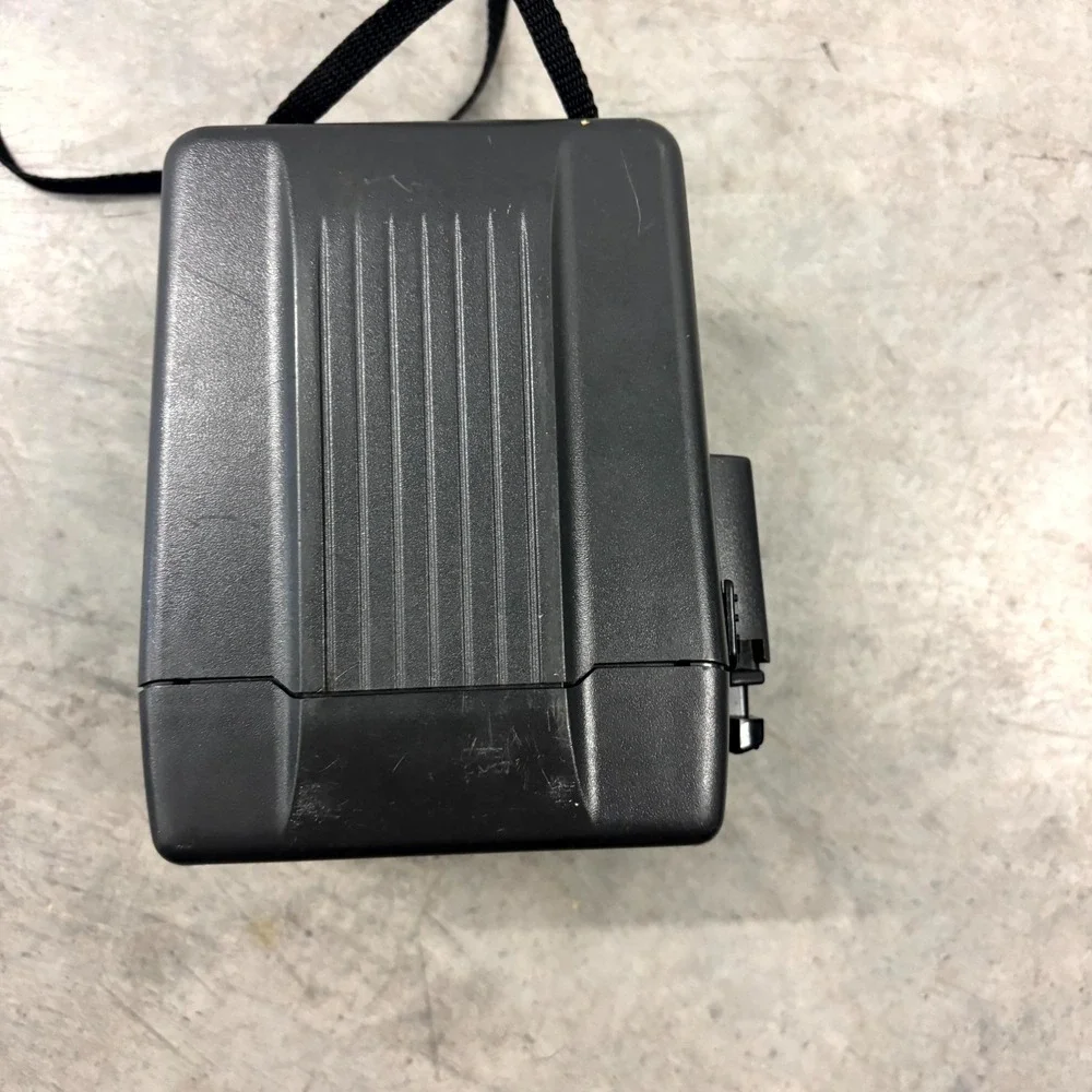 Vintage Polaroid OneStep 600 Instant Camera Black Untested Uses 600 Film
